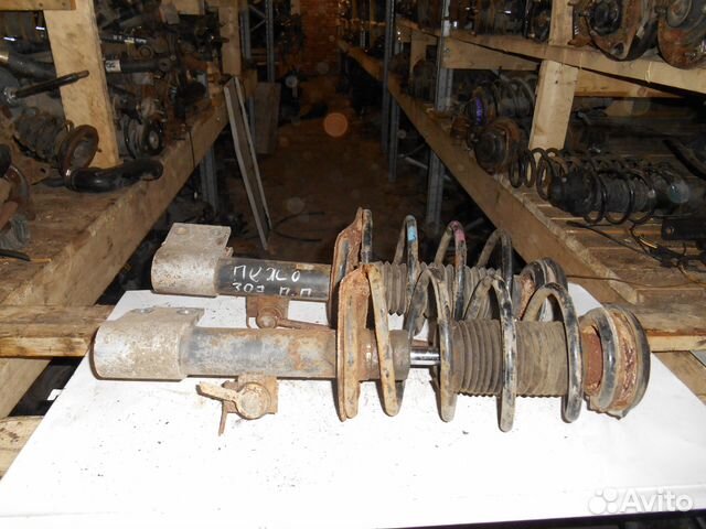 Стойка правая Peugeot 307 Пежо 307