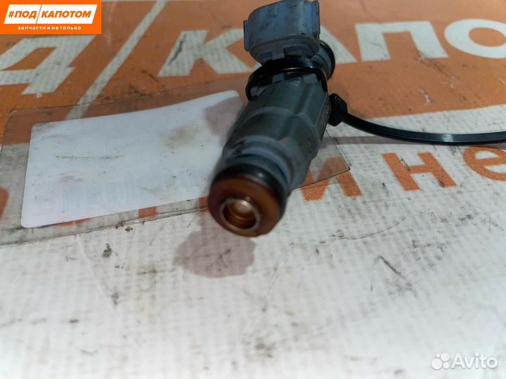 Форсунка топливная Hyundai ix35 2009 353102G300