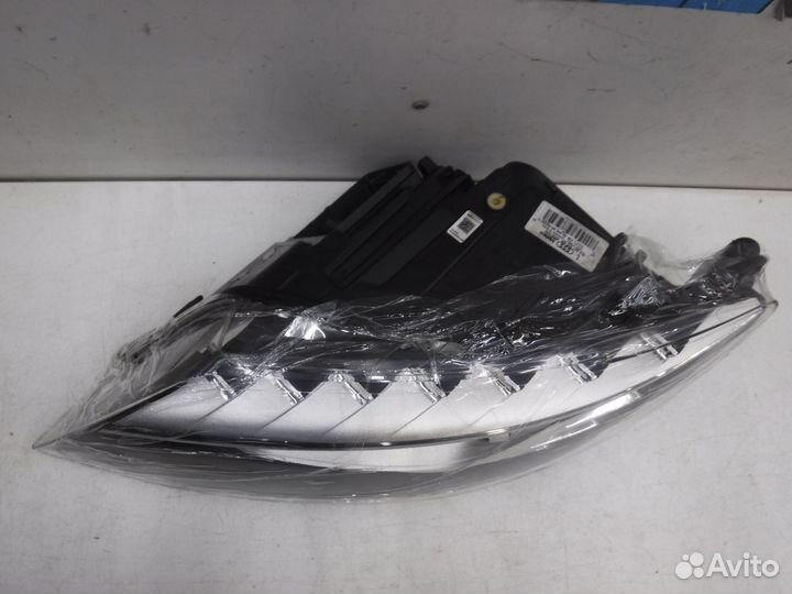 Фара левая Audi Q7