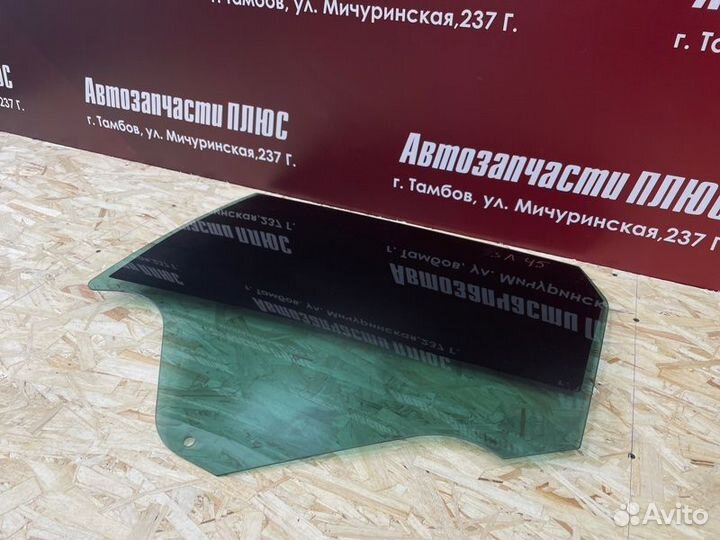 Стекло двери заднее левое LADA X-Ray