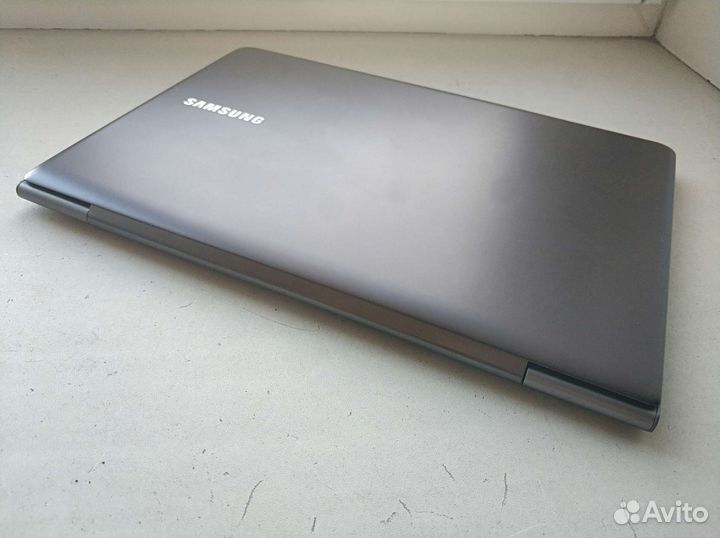 Ноутбук Samsung 13,3 i5/6Gb/SSD 120Gb