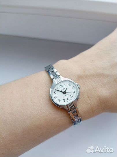 Часы СССР заря женские новые с биркой