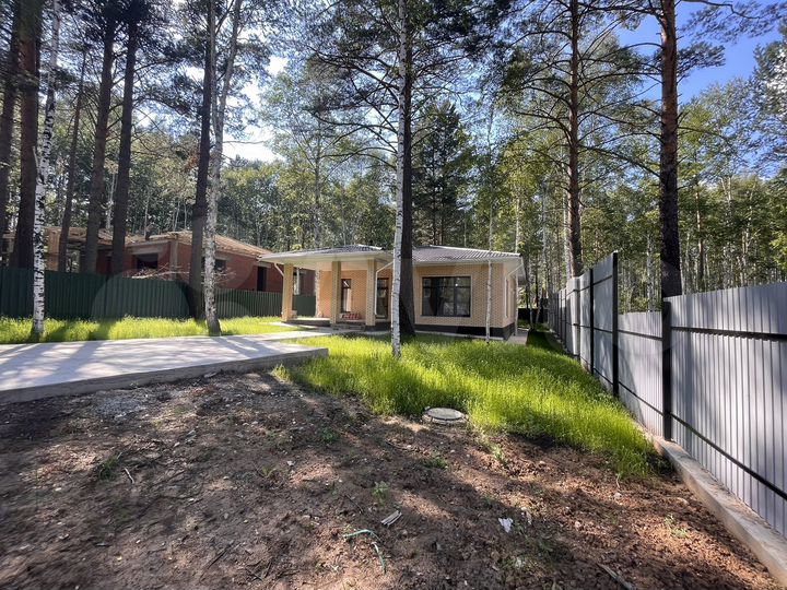 Дом 180 м² на участке 9 сот.