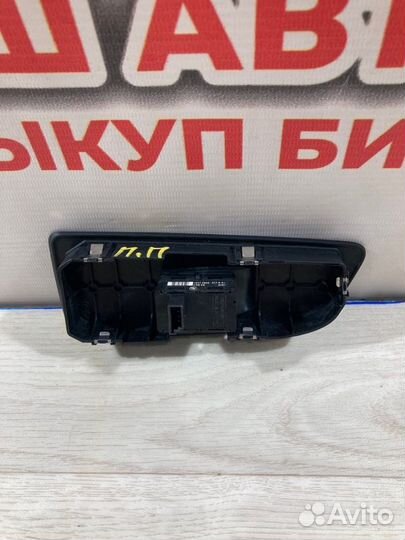 Кнопка стеклоподъемника передняя правая Bmw 1