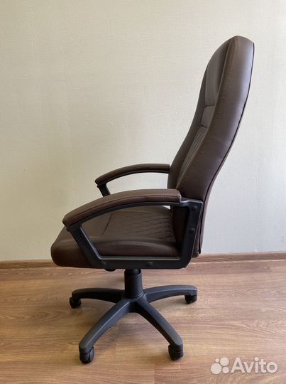 Офисное кресло от производителя