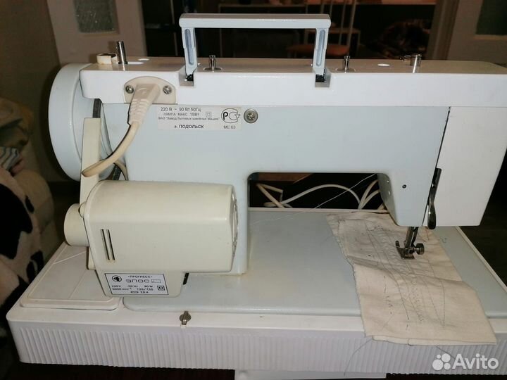 Швейная машина Чайка 144а