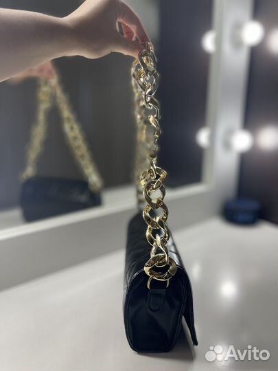 Сумка с цепочкой