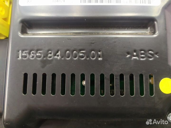 7421573670 Панель приборов