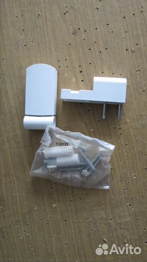 Петли и замки для пластиковых входных дверей