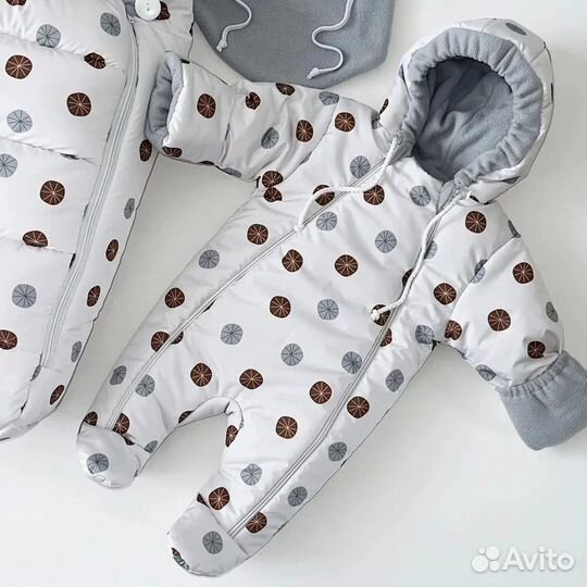 Зимний комплект на выписку с комбинезоном