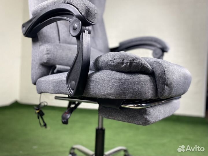Офисное кресло руководителя новое серое ткань