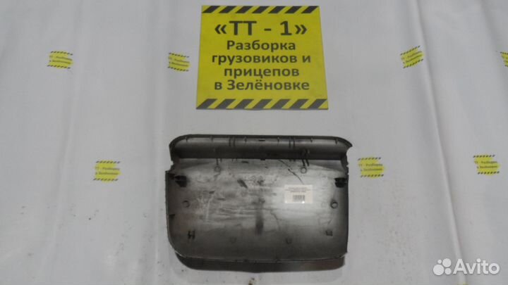 Крышка левого зеркала основного renault 420.24 6Х2