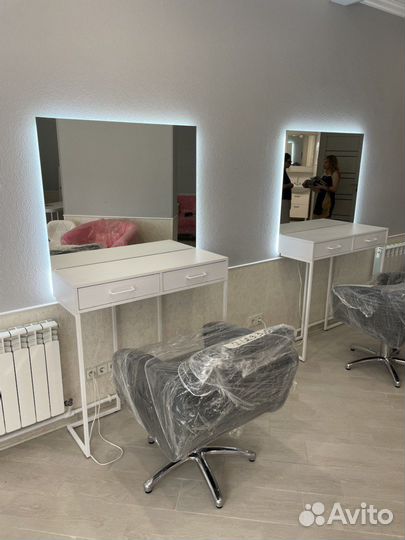 Гримерный столик в салон красоты