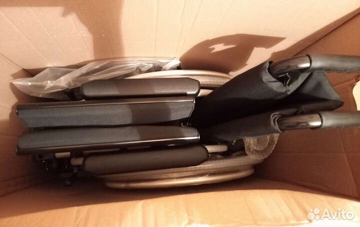 Коляска для инвалидов с ручным приводом 