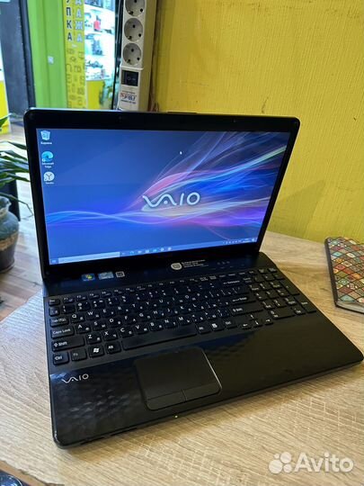 Стильный Sony Vaio 15 Core i3/8/320/1gb/15.6