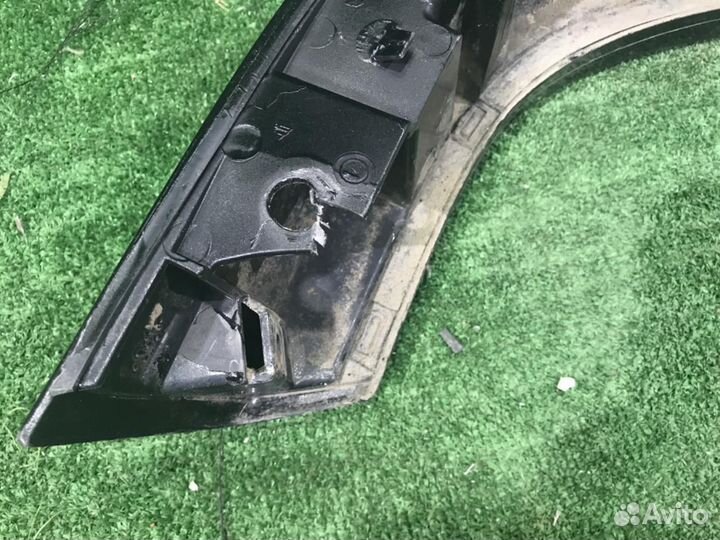 Накладка/расширитель крыла/арки передний правый Me