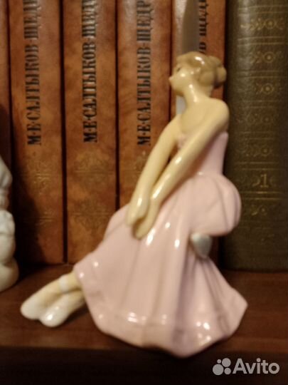 Фарфоровые статуэтки
