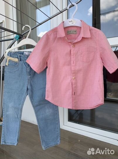 Рубашка и джинсы