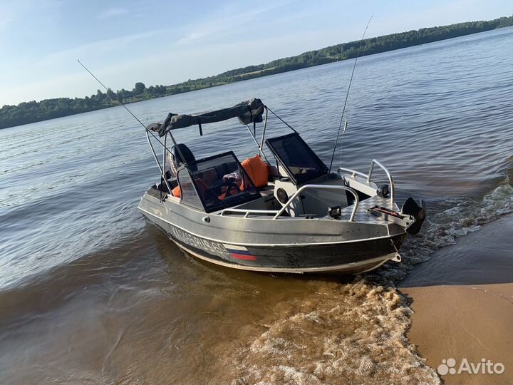 Катание, прогулка на лодке, катере