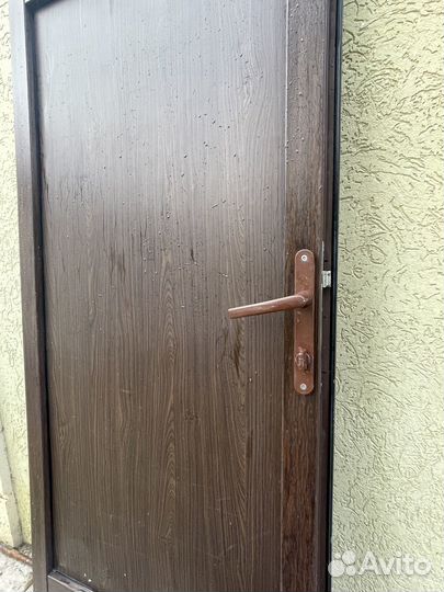 Дверь пластиковая бу