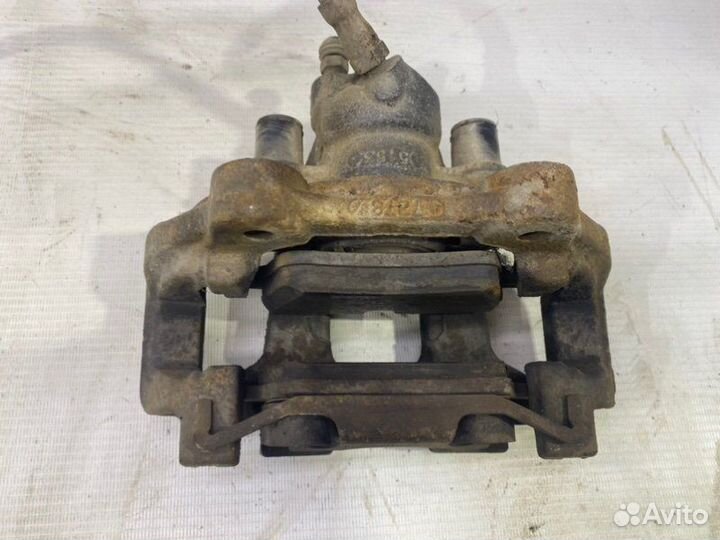 Суппорт задний левый Mercedes-Benz Gl-Class X164 M