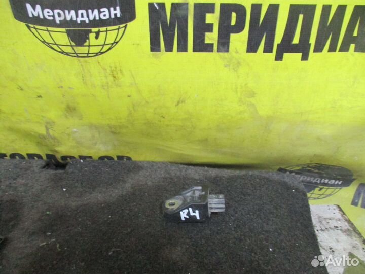 Датчик удара Toyota Rav 4(30) v2.0 4wd