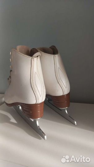 Фигурные коньки jackson