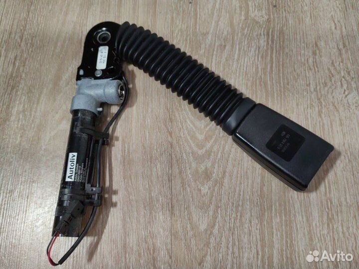 Замок ремня безопасности передний правый Bmw 5 F10