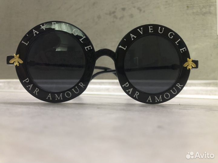 Очки солнцезащитные