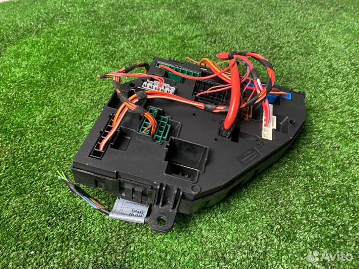 Блок предохранителей задний Bmw F02