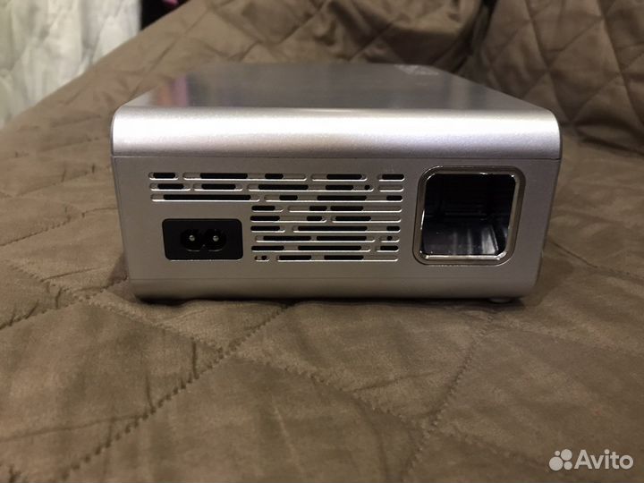 Проектор Unic