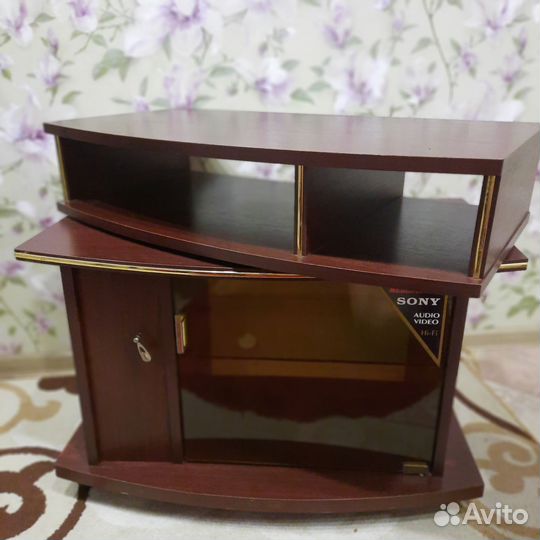 Тумба под телевизор