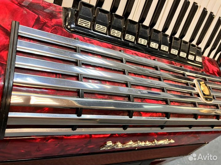 Аккордеон weltmeister consona 4/4