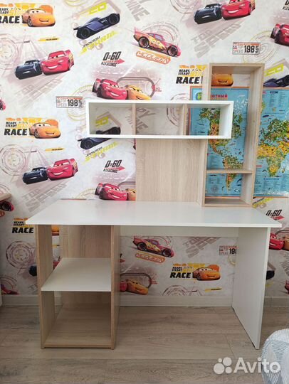 Школьный стол