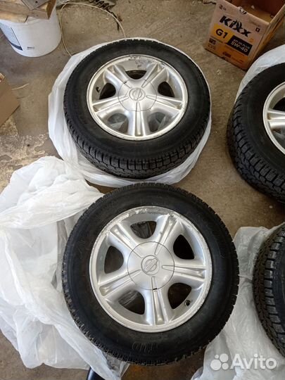Диски ниссан оригинал и резина yokohama
