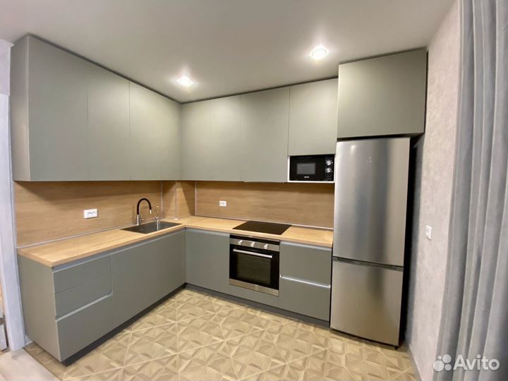 Угловая кухня на заказ. Фабрика