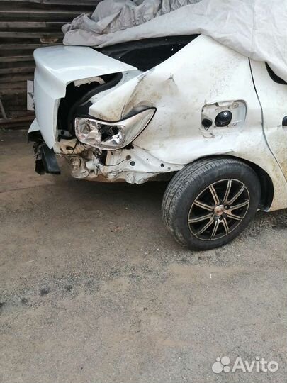 Renault Logan 1.6 МТ, 2017, битый, 80 000 км