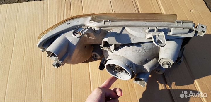 Фара передняя левая NCP50 Toyota Probox, NCP50V