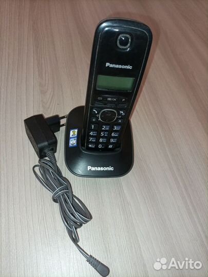 Радиотелефон Panasonic kx-tg1611 (черный)