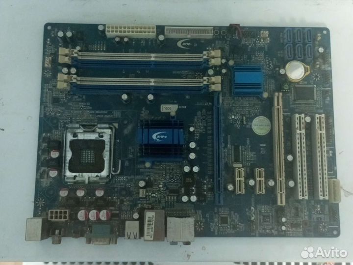 Материнская плата на 771 сокете