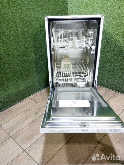 Узкая встраиваемая посудомоечная машина Whirlpool