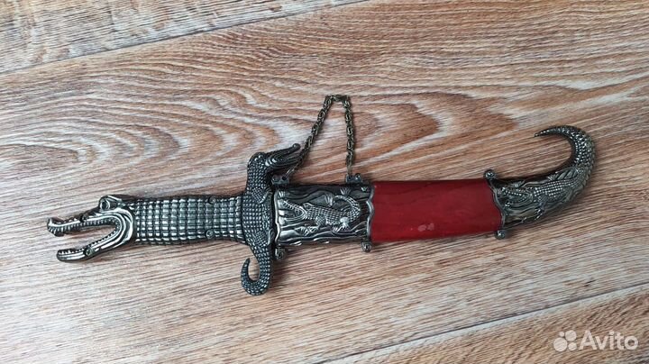 Нож сувенирный в виде крокодила