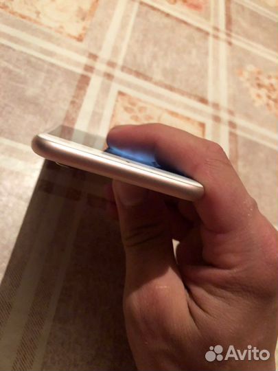 Телефон iPhone 6s