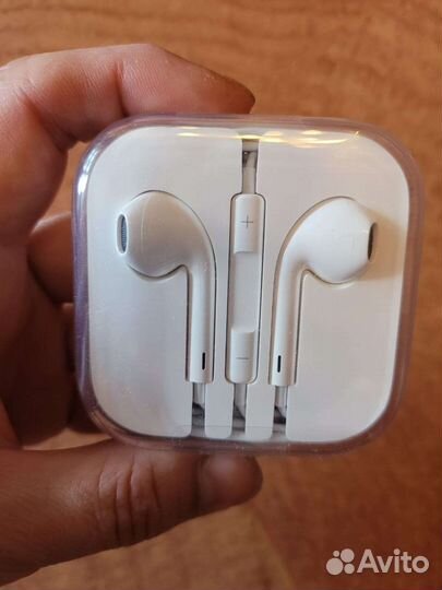 Проводные наушники новые