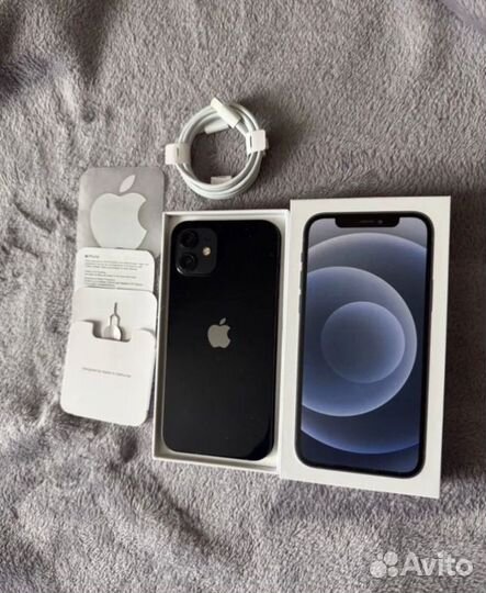 iPhone 12, 64 ГБ