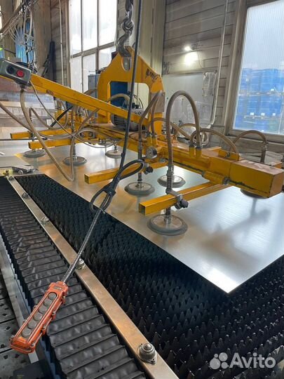 Вакуумный захват для листового металла с 8 присоск