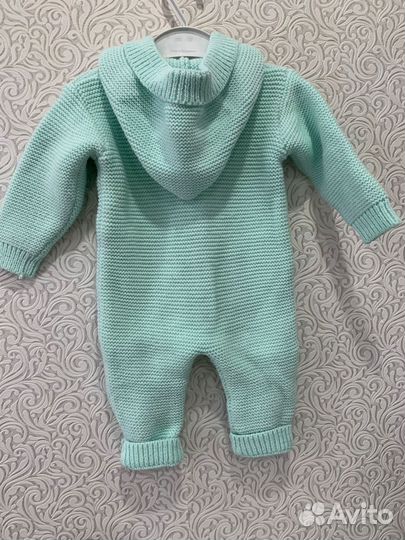 Вязанный комбинезон для новорожденного