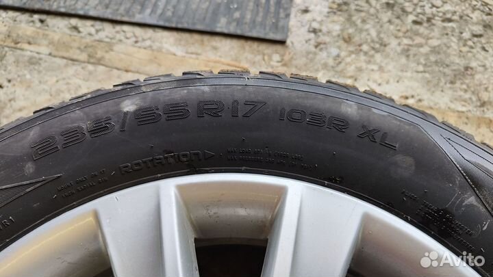 Комлект Зимние колеса r17 235 55 Nokian+VW оригина