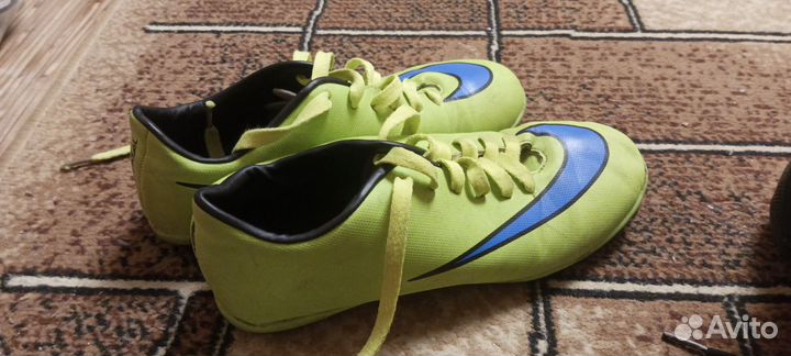 Футбольные бутсы nike