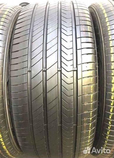 Kumho Majesty Solus KU50 215/55 R17 98W